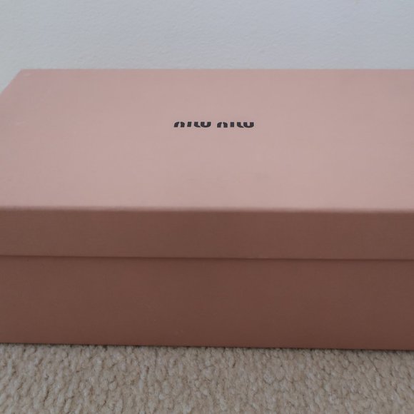 MIU MIU BLACK CALF LEATHER ROUND TOE PUMPS *Classic* WITH BOX - Picture 9 of 10